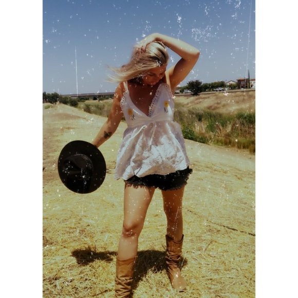 NEW✨POL DAISY WHITE LACE TANK-TOP, CAMI, BLOUSE. - Picture 2 of 8
